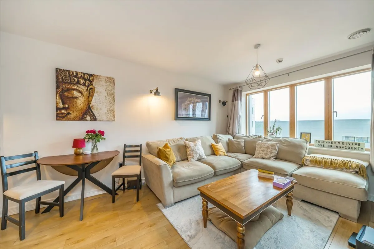 Flat Alexandria Road in Greater London