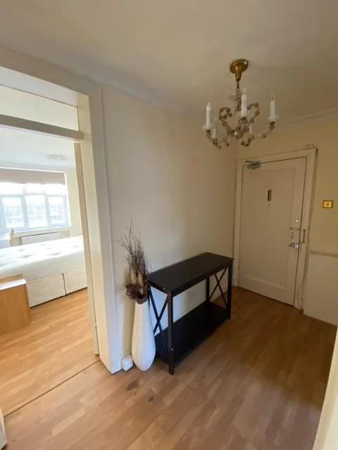 Flat Prothero Gardens in Greater London