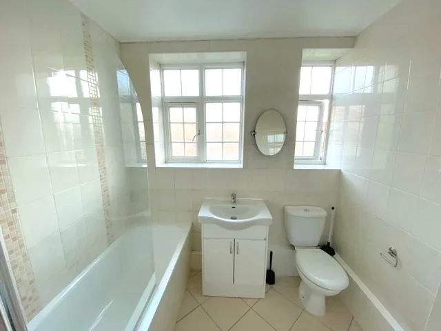Flat Prothero Gardens in Greater London