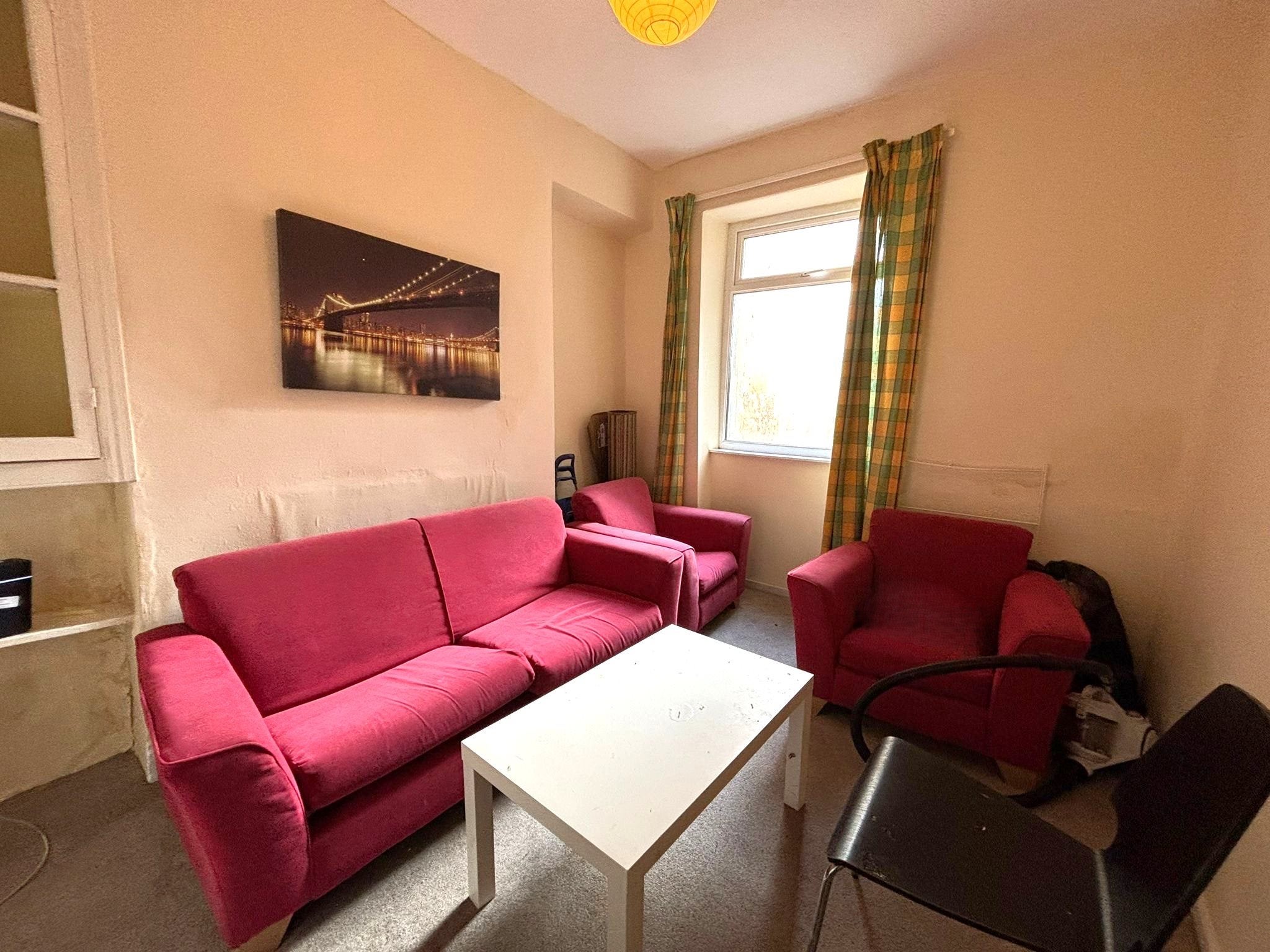 Room Stow Hill in Pontypridd