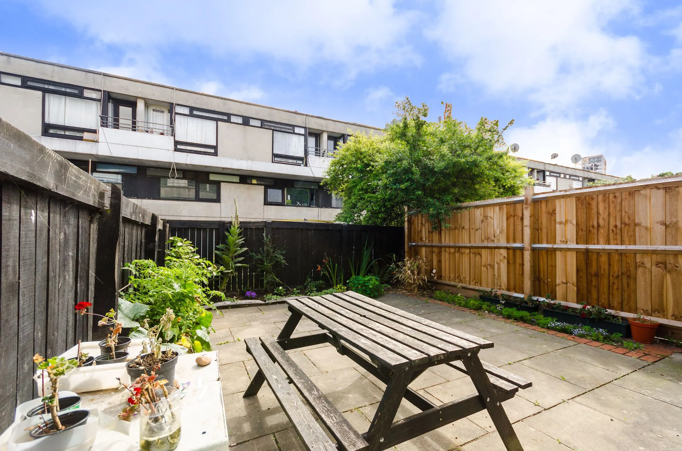 House Maiden Lane in Greater London