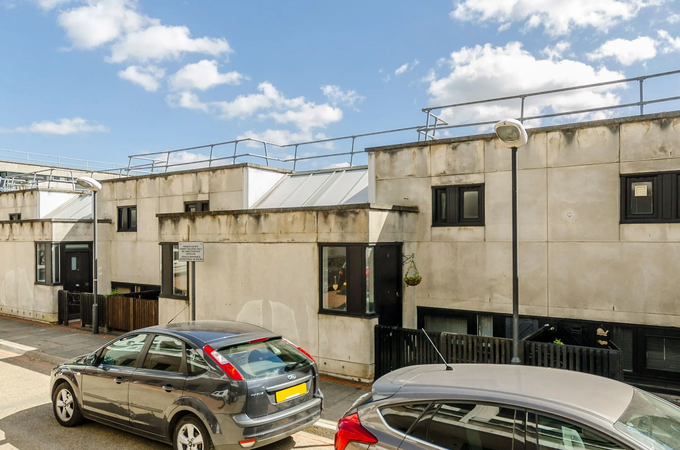 House Maiden Lane in Greater London