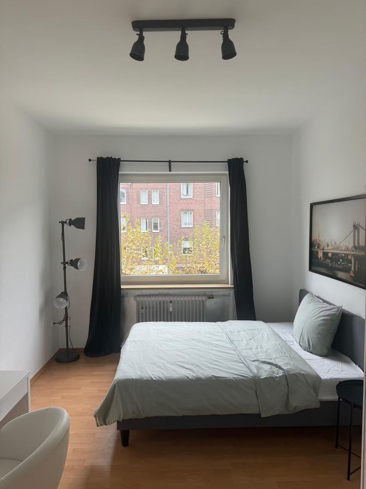 Zimmer Luegallee in Düsseldorf