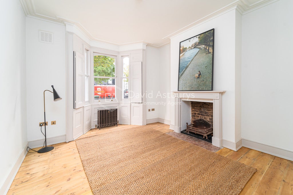 Flat Prince of Wales Road in Greater London