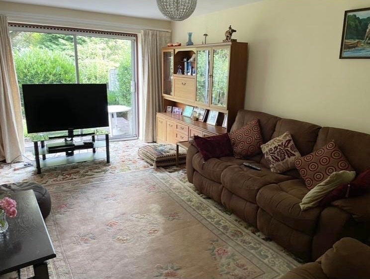 Room Oakfield Road in Birmingham