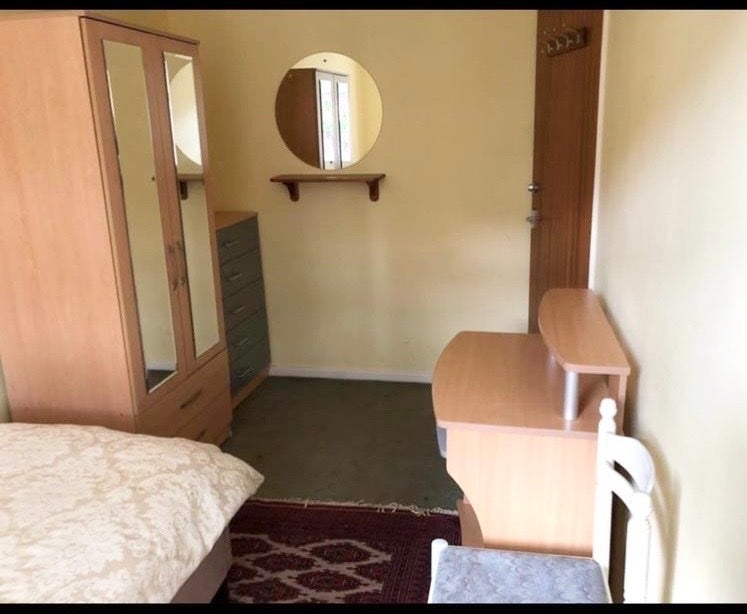 Room Oakfield Road in Birmingham