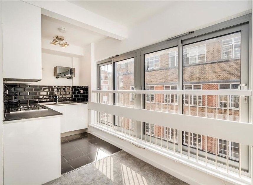 Flat Little Portland Street in City of Westminster