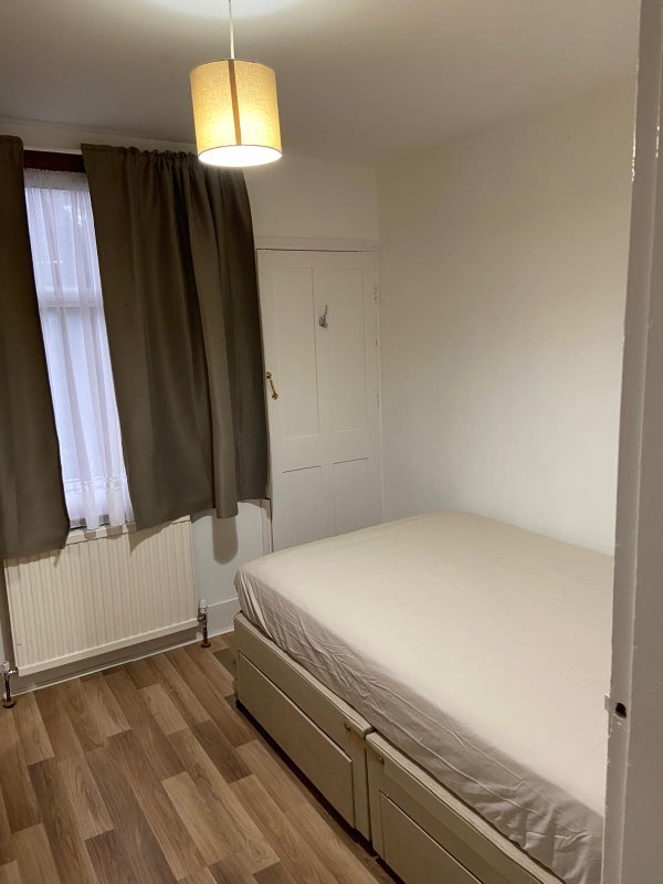 Room Brook Road in Greater London