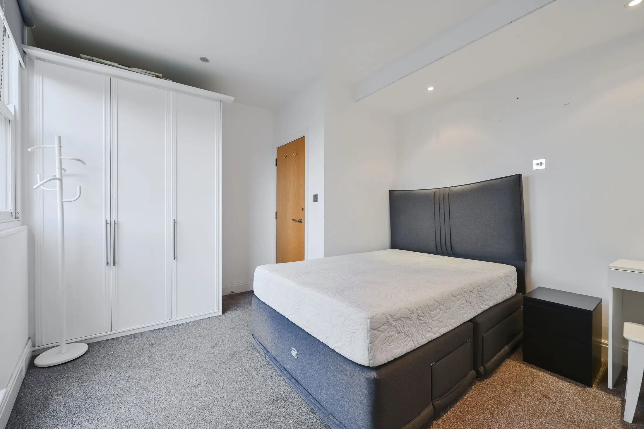 Flat Fulwood Place in Greater London