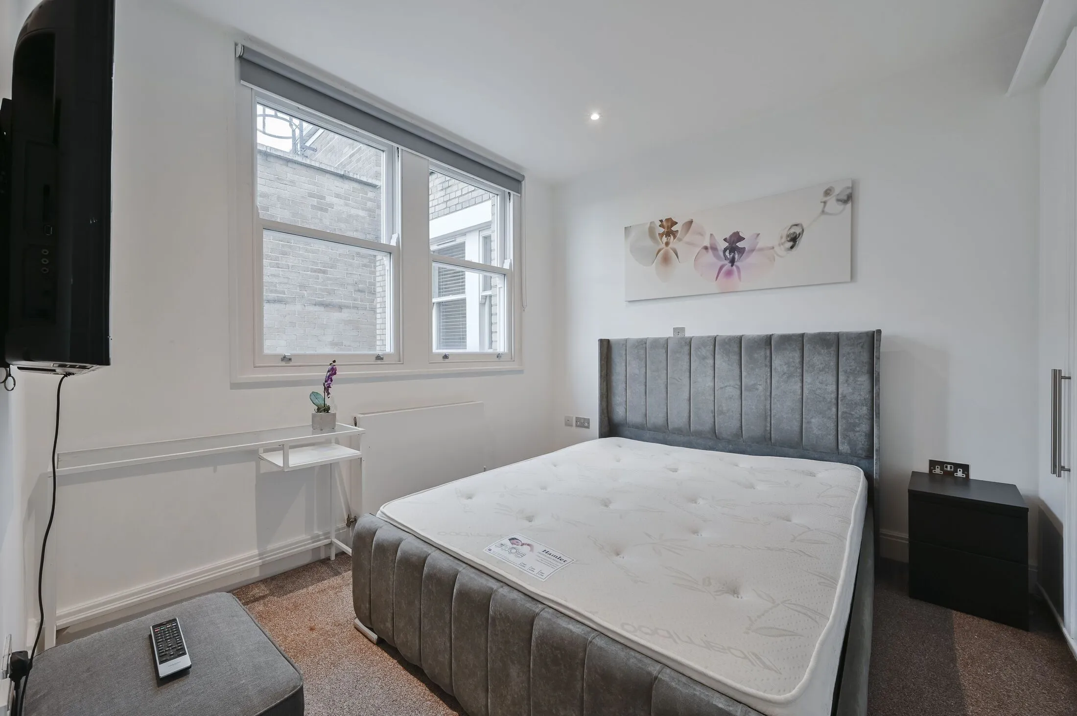 Flat Fulwood Place in Greater London