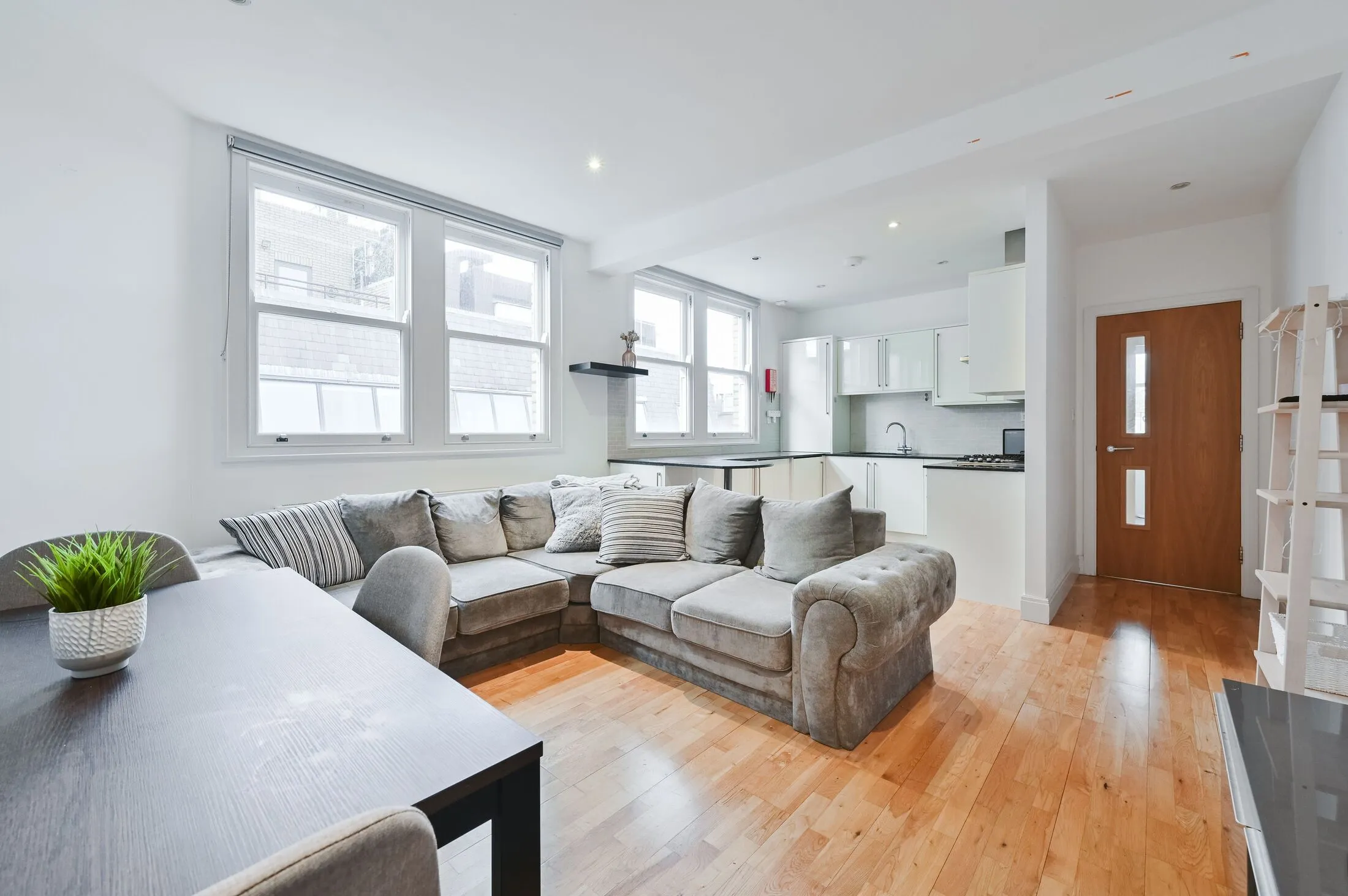Flat Fulwood Place in Greater London