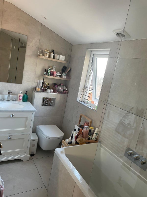 Room Regent Drive in Billericay