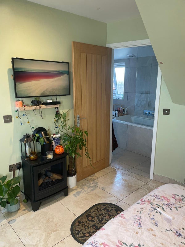 Room Regent Drive in Billericay