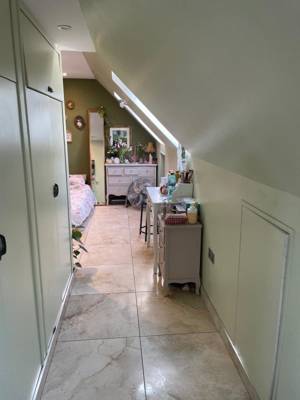 Room Regent Drive in Billericay