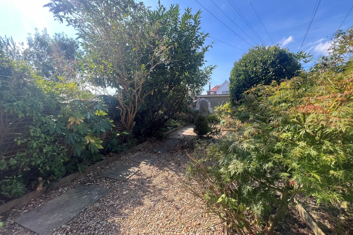 Flat Markwick Terrace in St Leonards