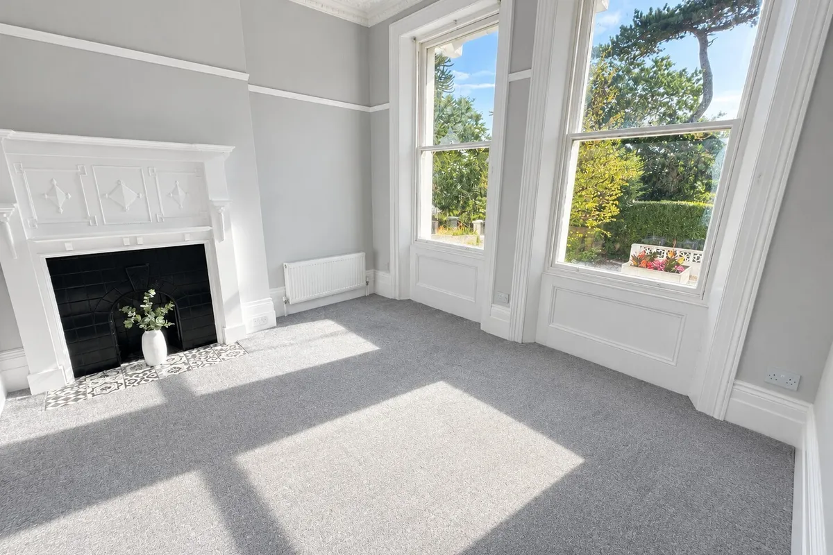 Flat Markwick Terrace in St Leonards