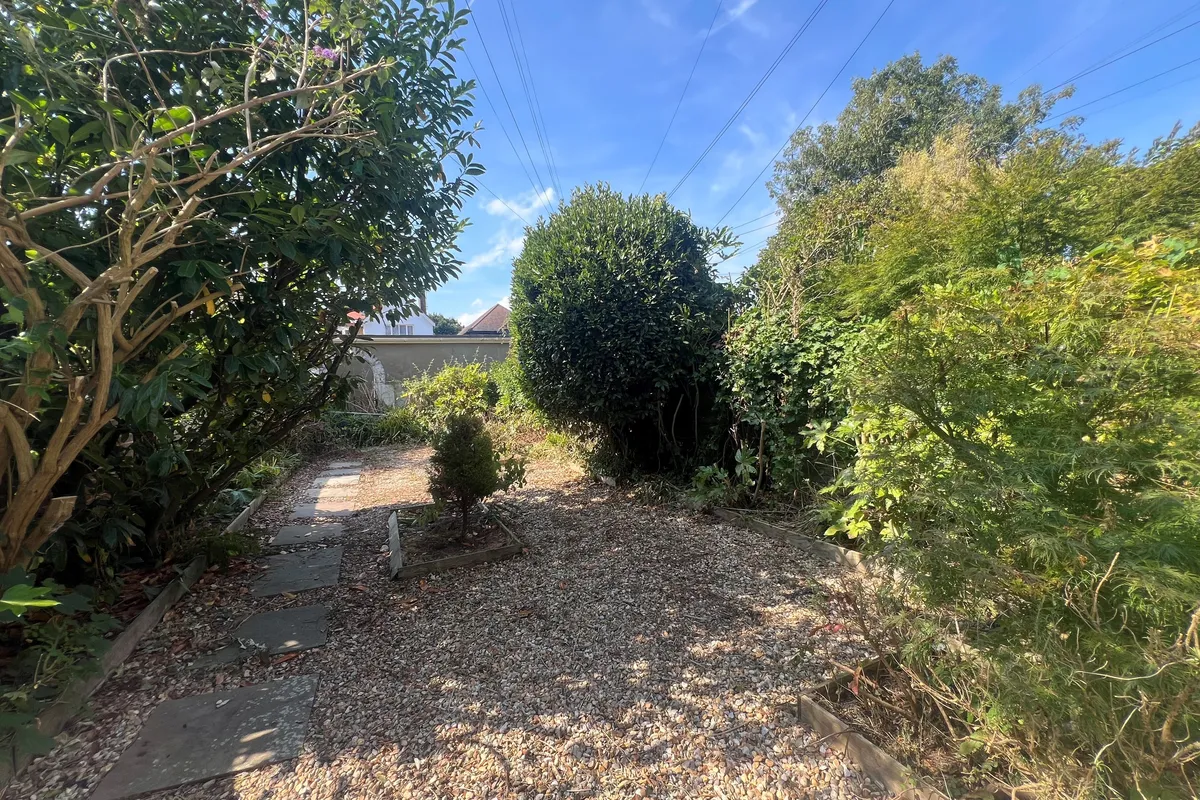 Flat Markwick Terrace in St Leonards
