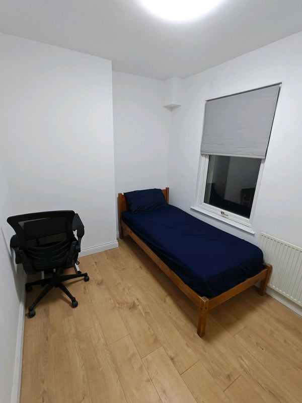 Room Selbourne Street in Charnwood