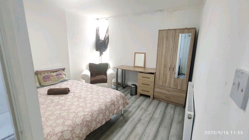 Room Selbourne Street in Charnwood
