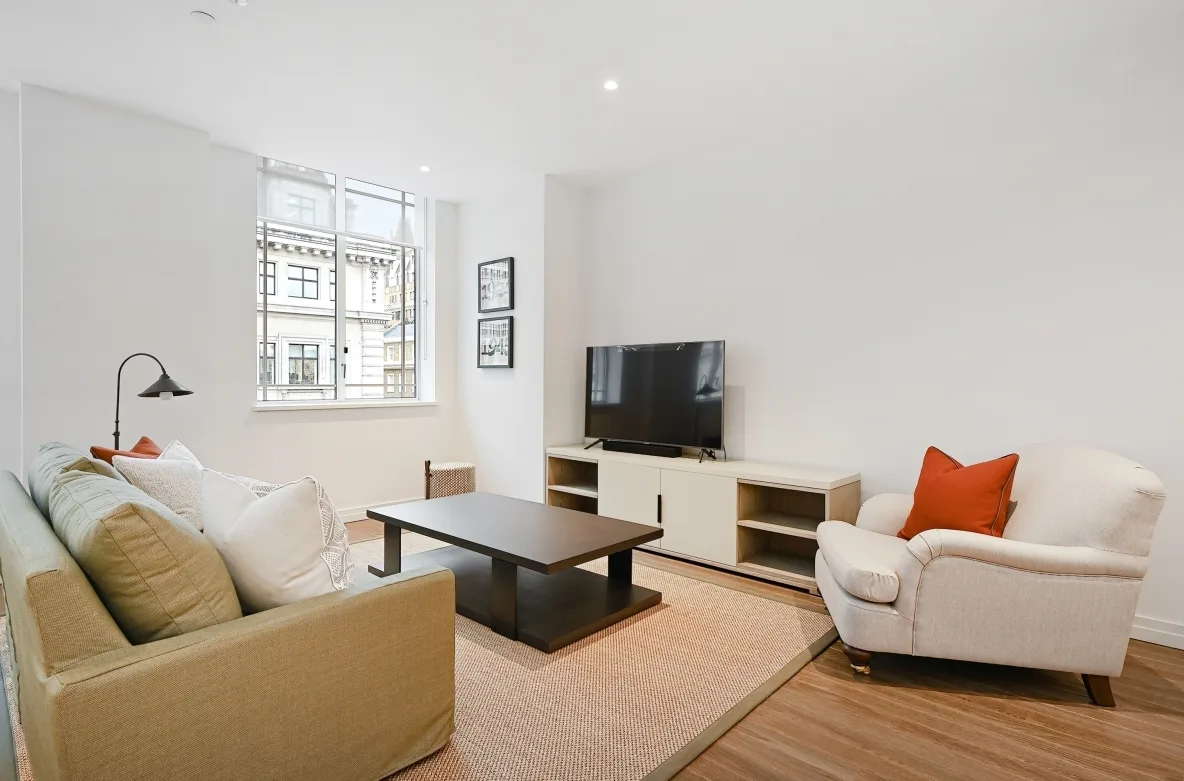 Flat Margaret Street in City of Westminster