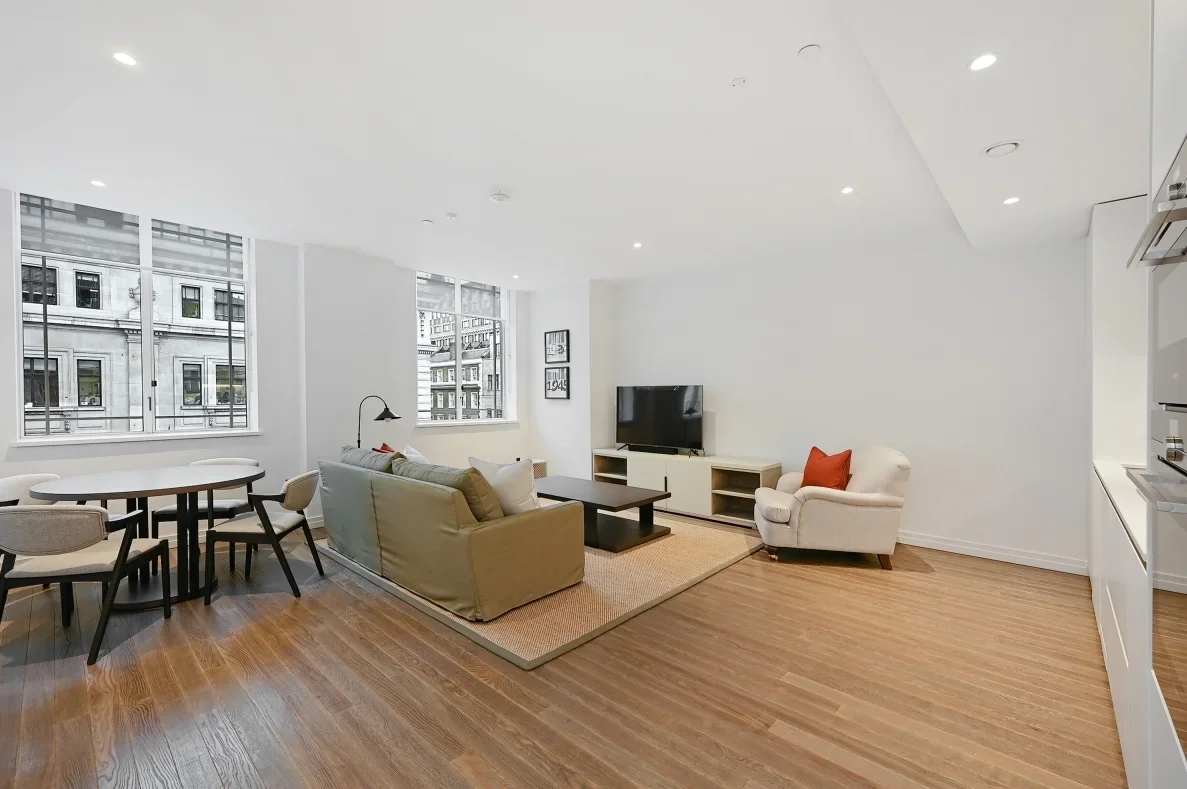 Flat Margaret Street in City of Westminster