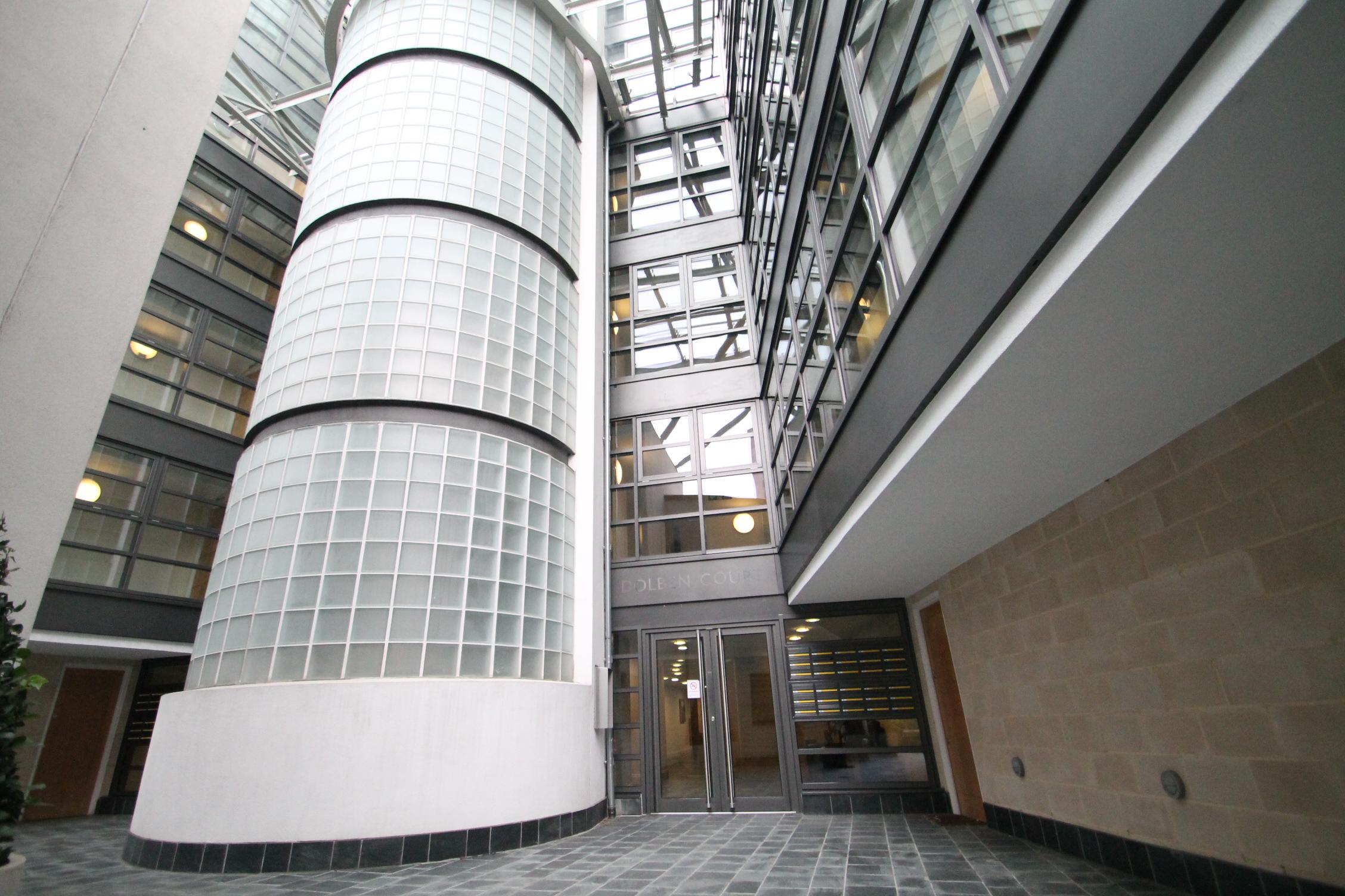 Flat Montaigne Close in City of Westminster