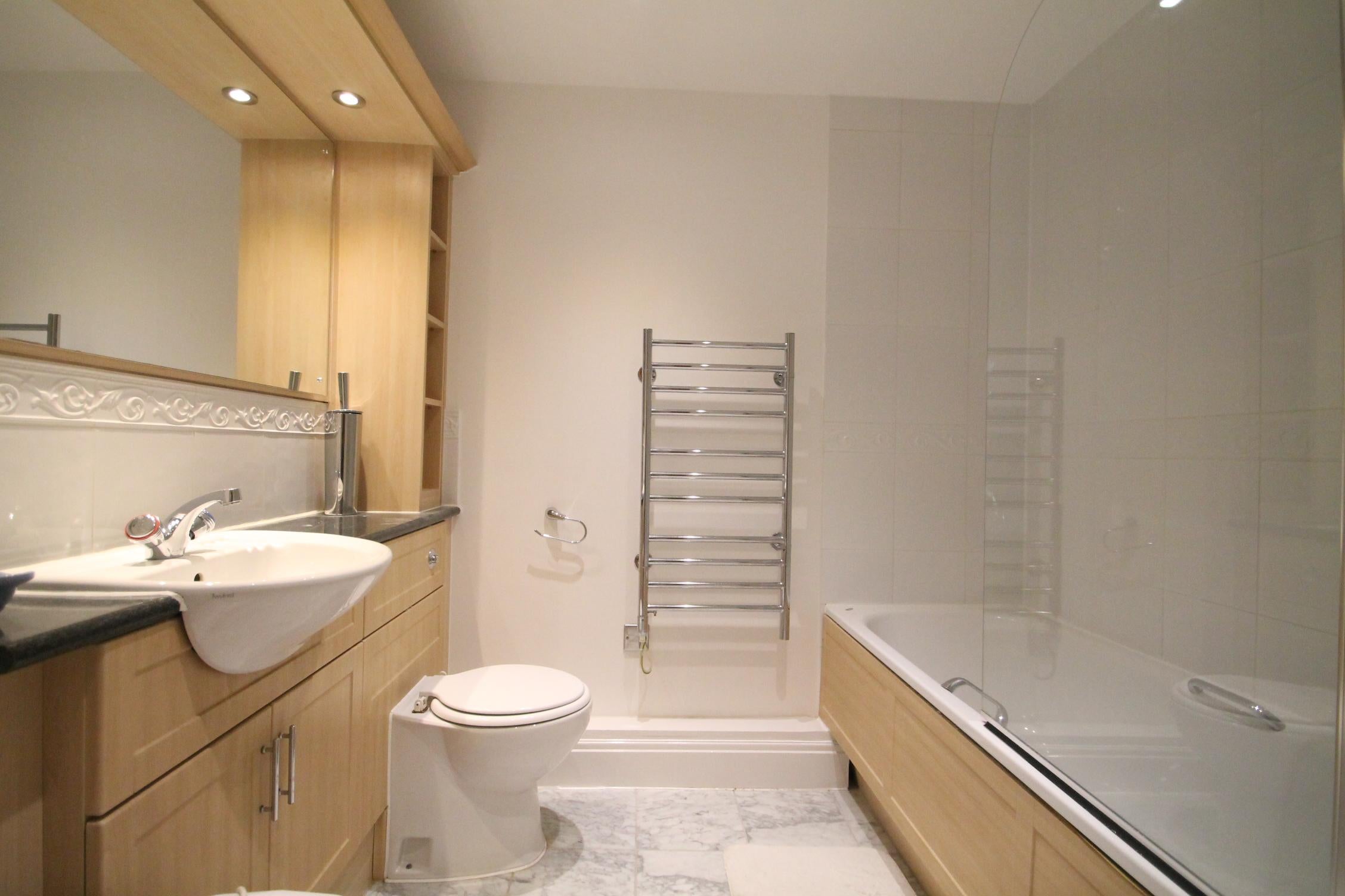 Flat Montaigne Close in City of Westminster