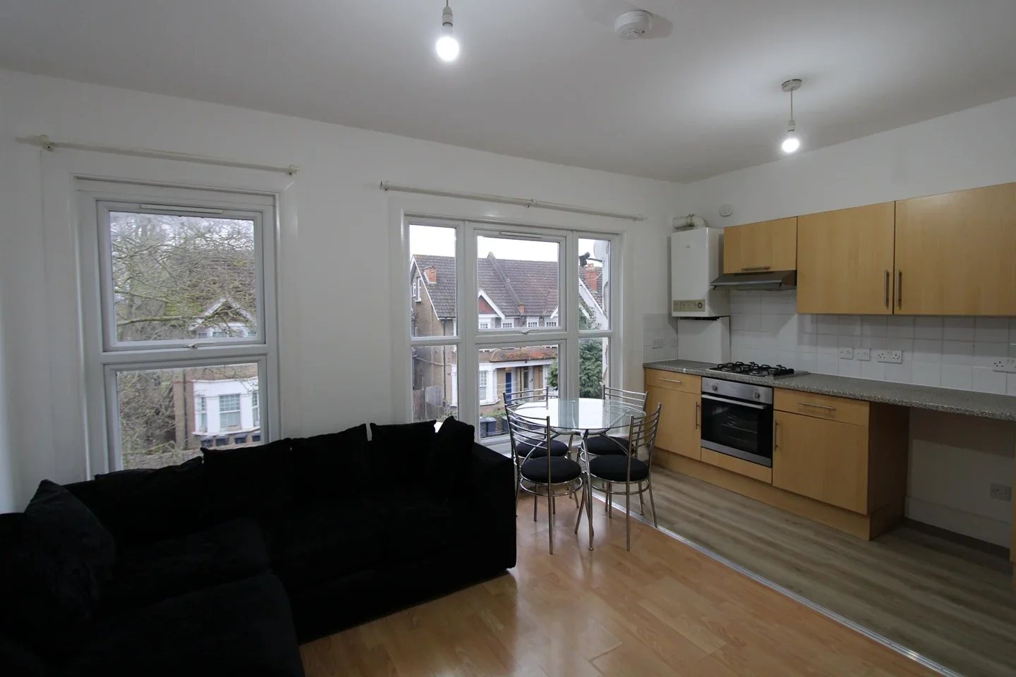 Flat Clifton Road in Greater London