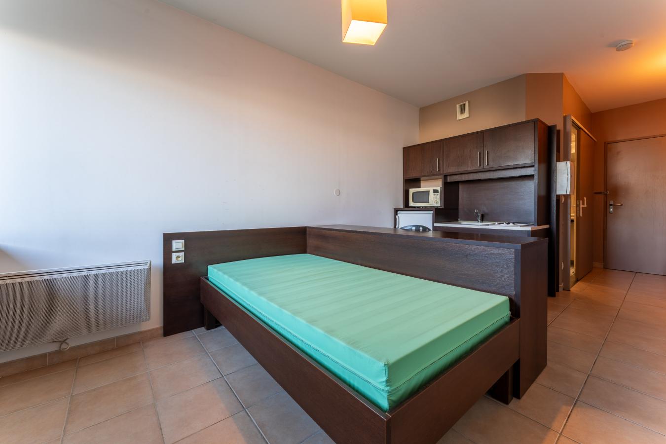 Room Rue Pierre Miquel in Avignon