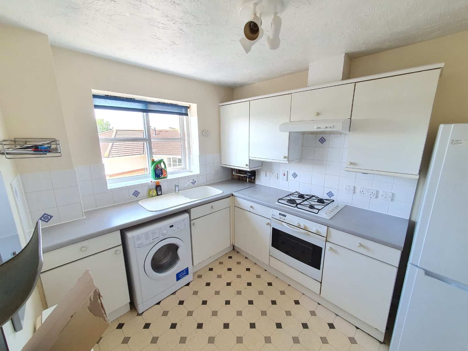 Flat Cobham Close in Slough