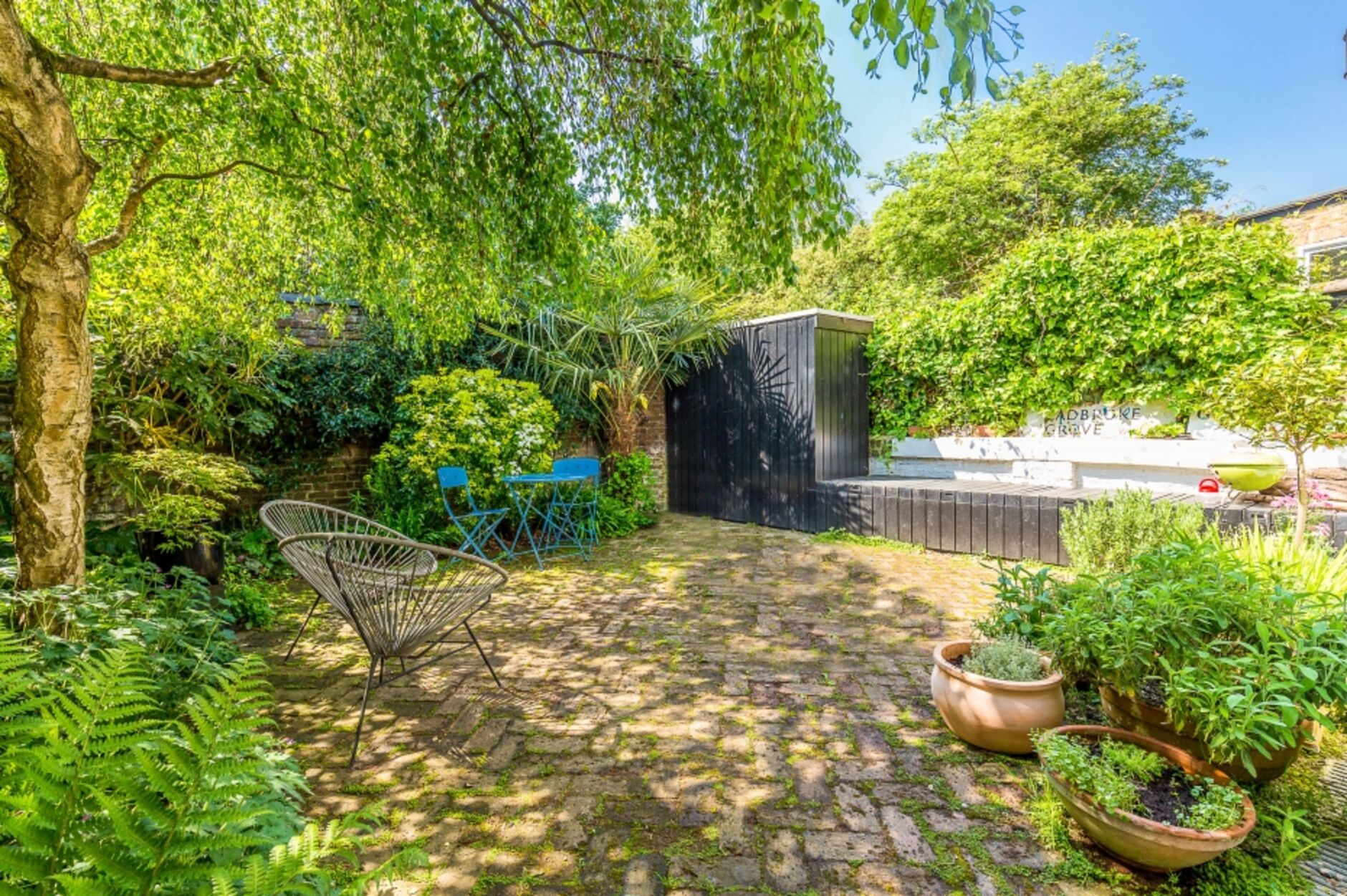 House Gayford Road in Greater London