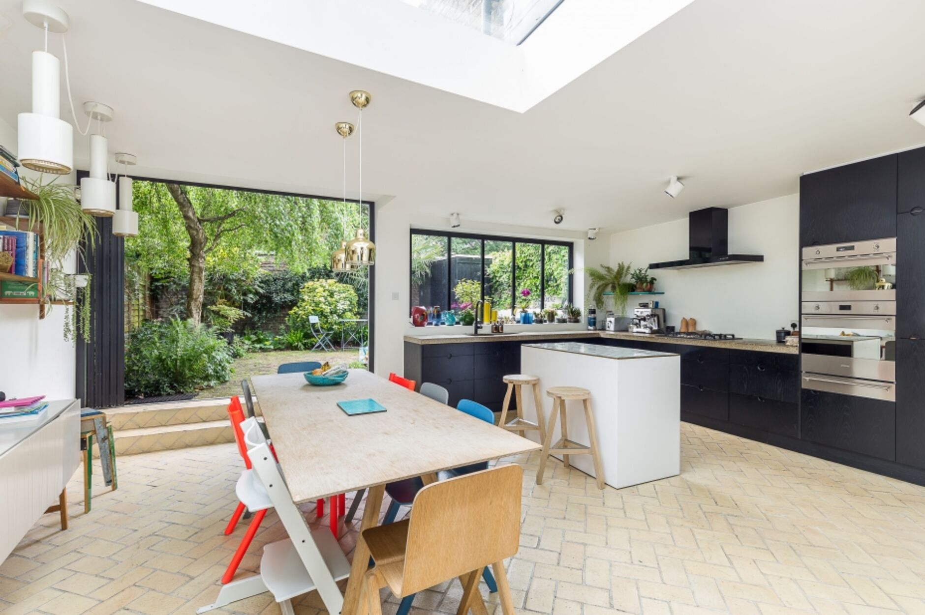 House Gayford Road in Greater London