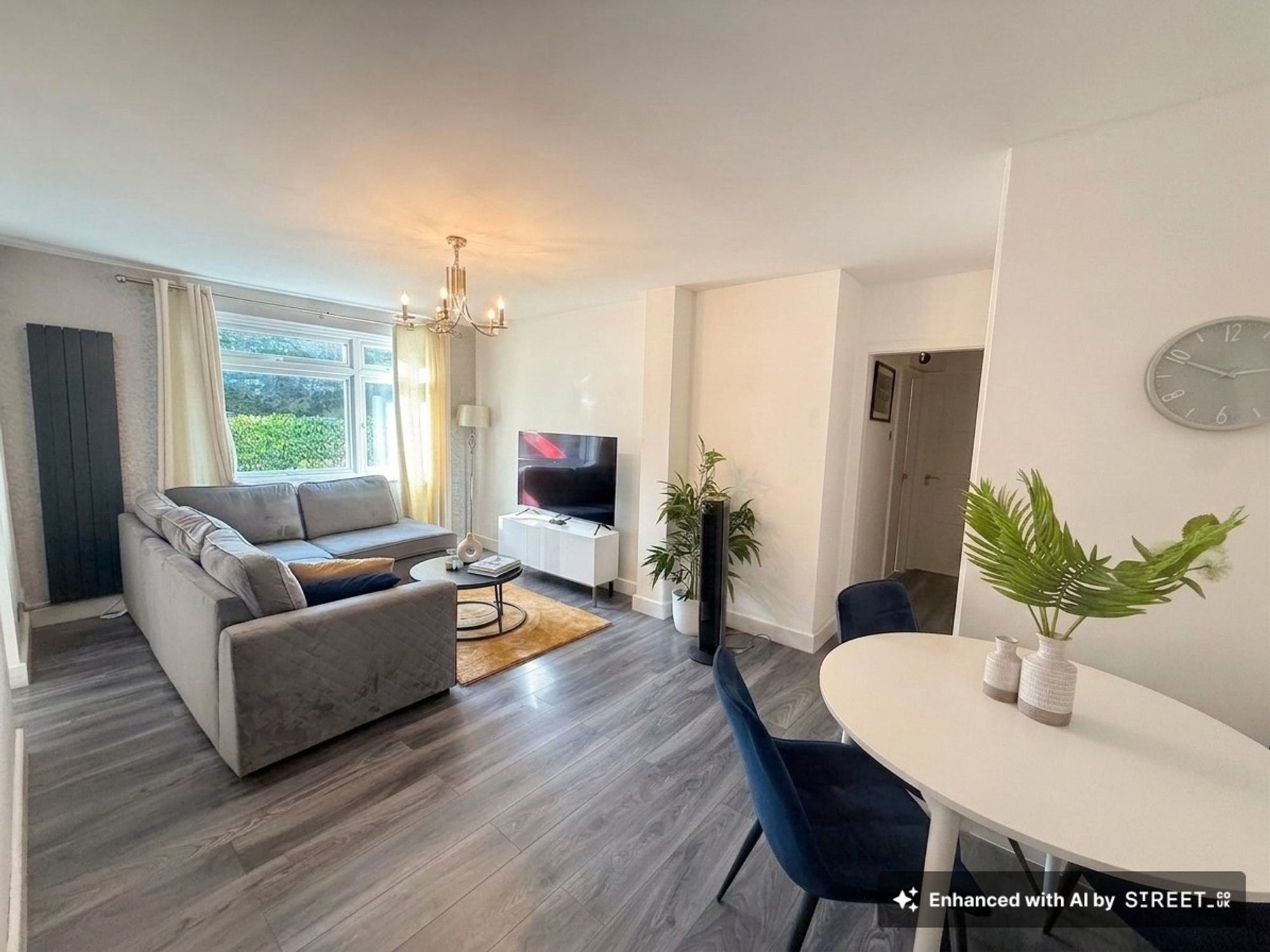 Flat Kersfield Road in Greater London