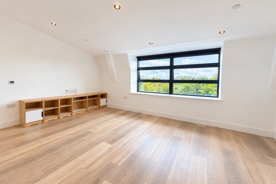 Flat Locke Way in Woking