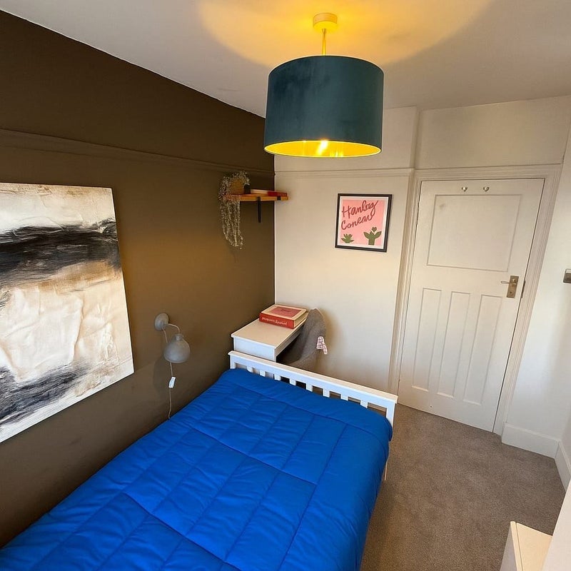 Room Luckington Road in Bristol