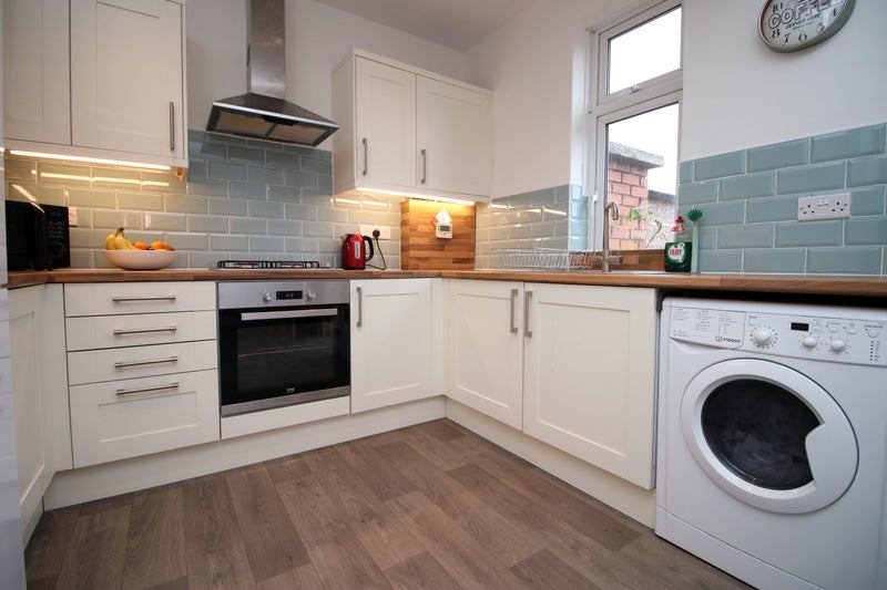 Room Luckington Road in Bristol
