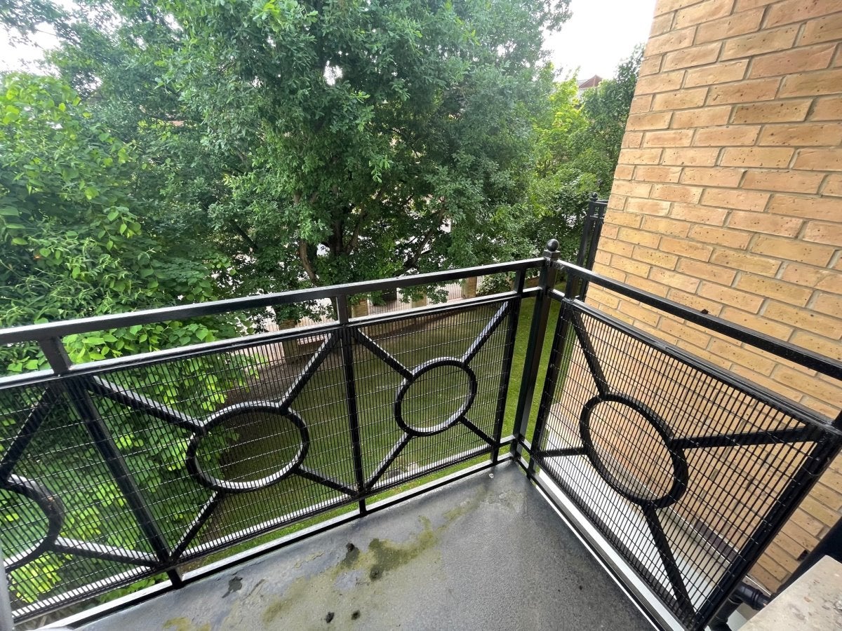 Flat Pickard Close in Greater London