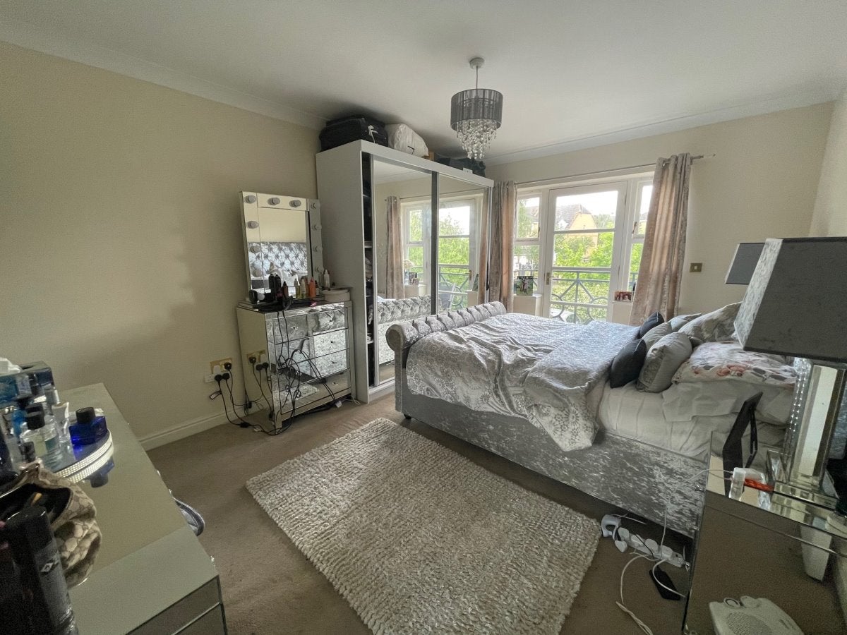 Flat Pickard Close in Greater London