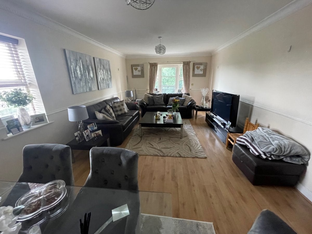 Flat Pickard Close in Greater London