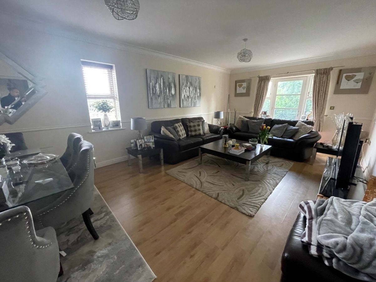 Flat Pickard Close in Greater London