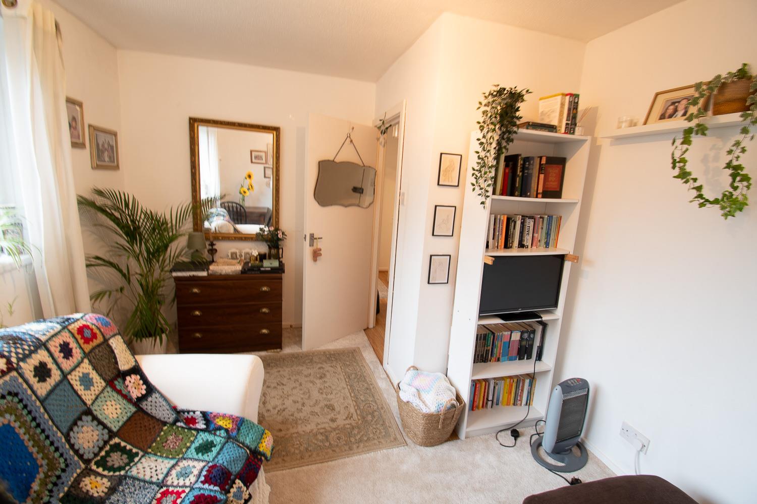 Flat Holton Road in Barry