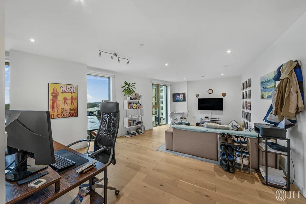 Flat Ashley Road in Greater London
