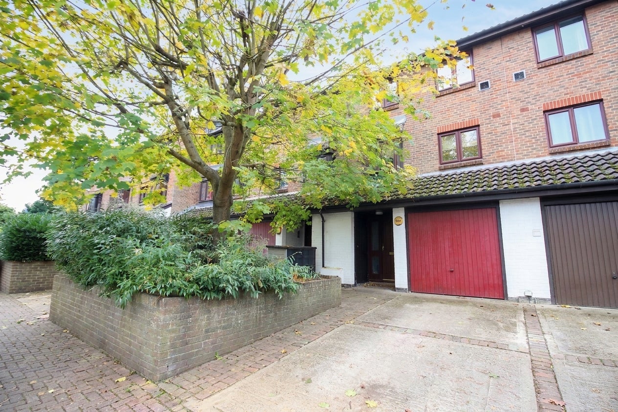 House Wyke Close in Greater London