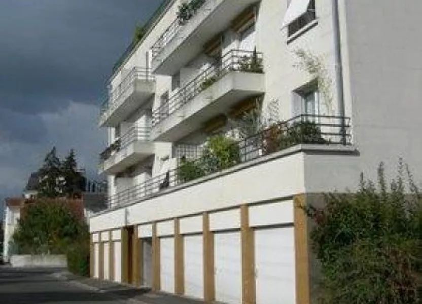 Appartement Rue Roland Engerand à Saint-Cyr-sur-Loire