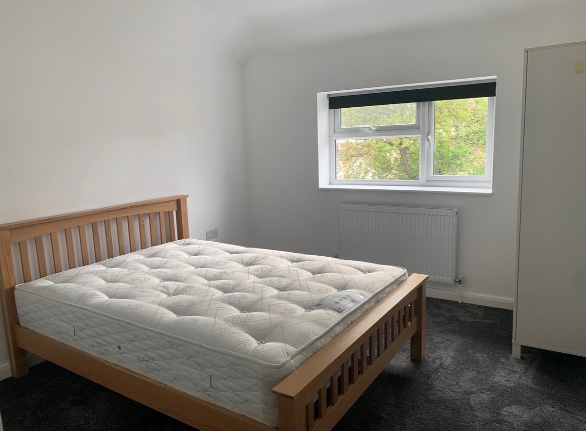 Room Charter Crescent in Greater London