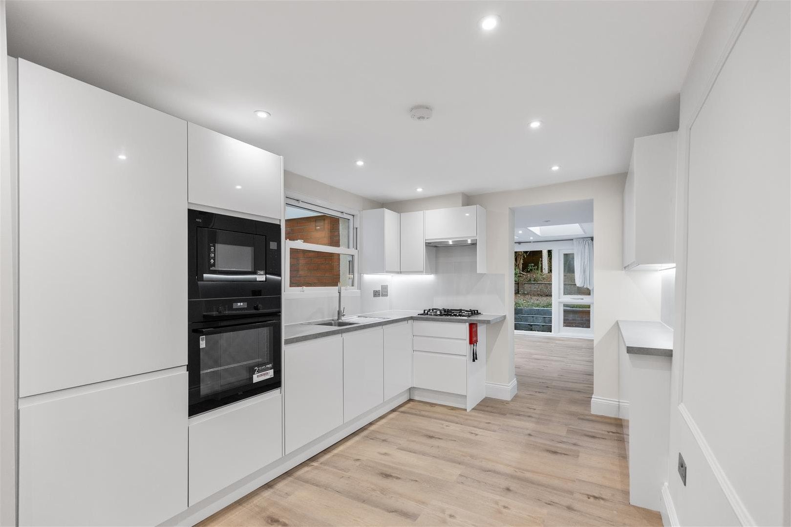 Flat Canfield Gardens in Greater London