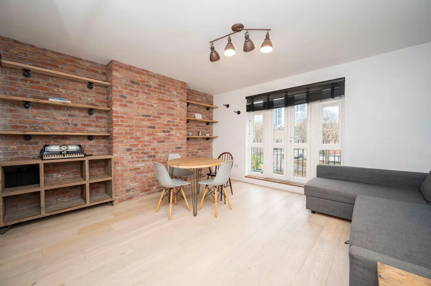 Flat Wimbourne Street in Greater London