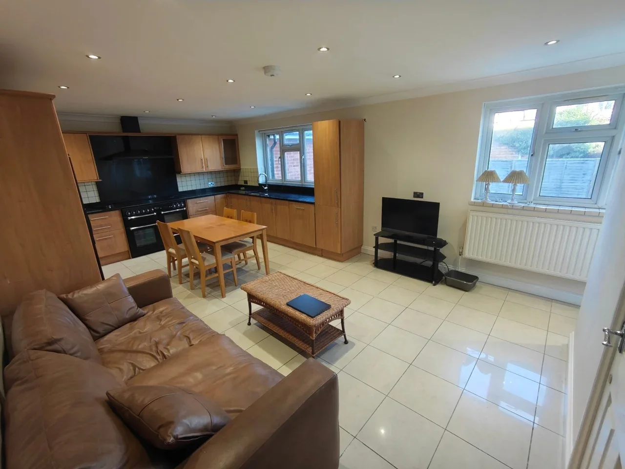 Flat Peterborough Gardens in Greater London