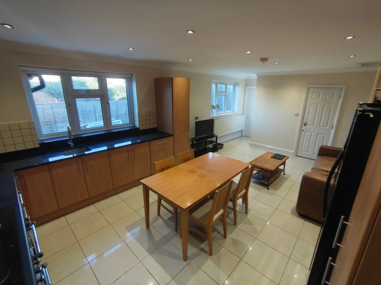 Flat Peterborough Gardens in Greater London
