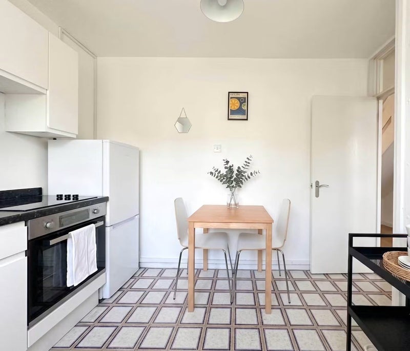 Room Collingwood Street in Greater London